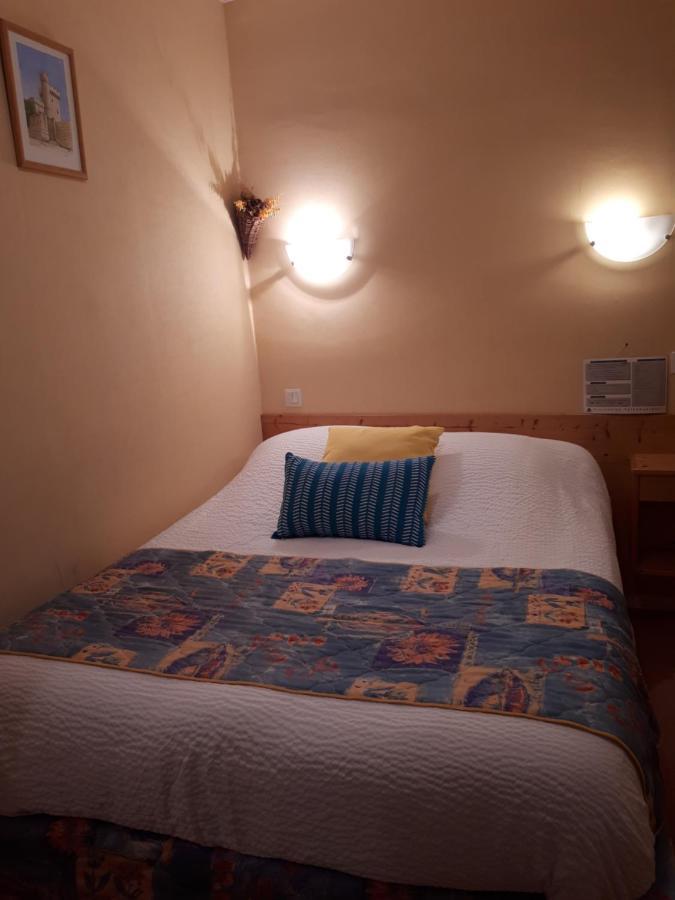 Logis Hotel Le Ceans Orpierre Eksteriør billede