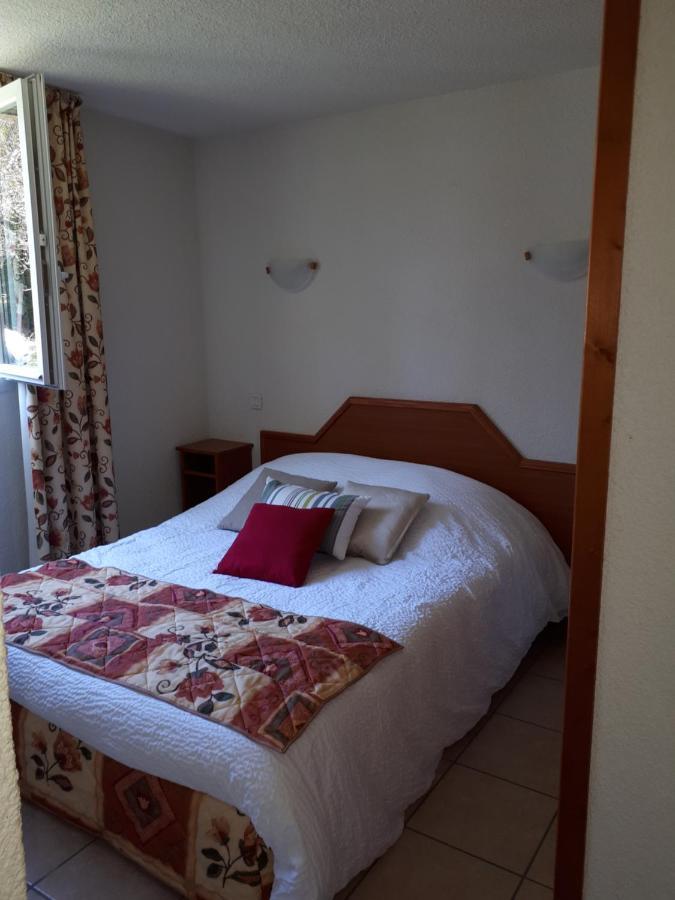 Logis Hotel Le Ceans Orpierre Eksteriør billede