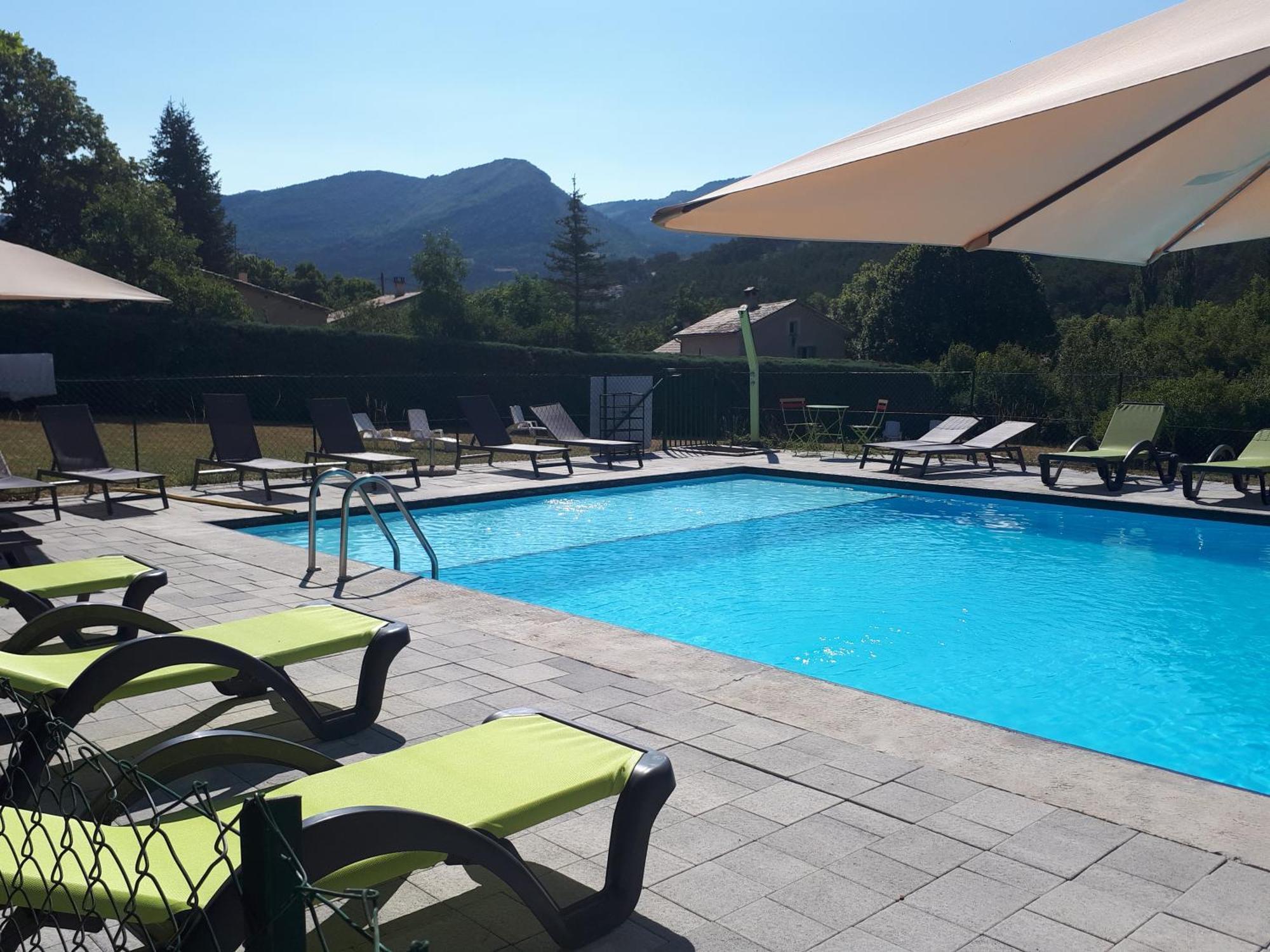 Logis Hotel Le Ceans Orpierre Eksteriør billede